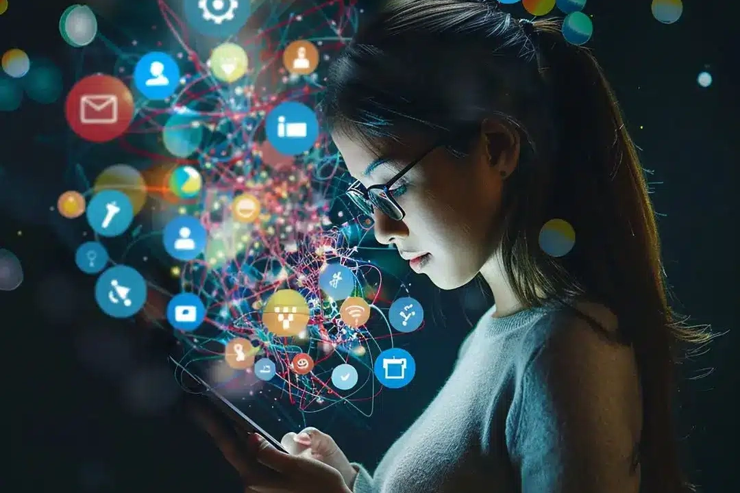 Mujer usando las redes sociales con Inteligencia Artificial